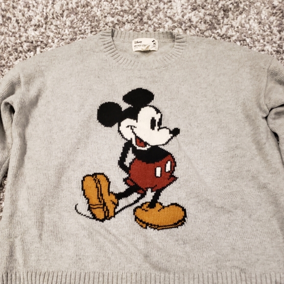 Uniqlo x Disney Mickey Stands Grey Wool Sweater - Picture 2 of 3